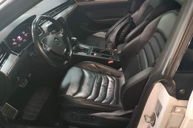 Used Volkswagen FAW-Volkswagen CC 2020 330TSI Glamour Edition China VI Standard Left Front Seat