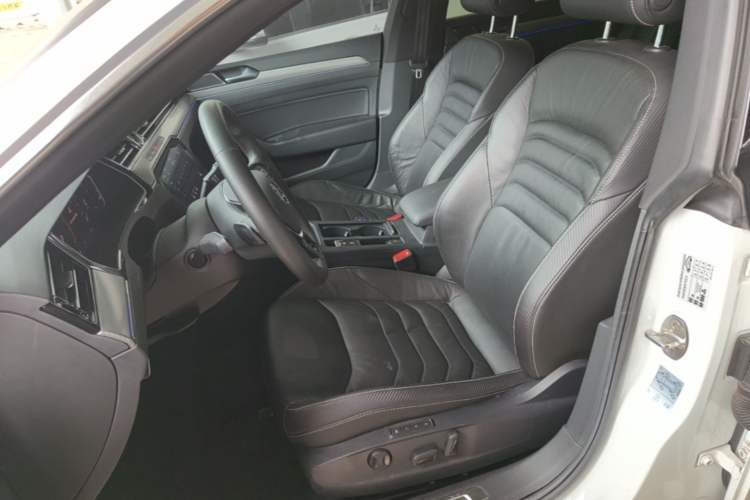 Used Volkswagen FAW-Volkswagen CC 2020 330TSI Glamour Edition China VI Standard Left Front Seat