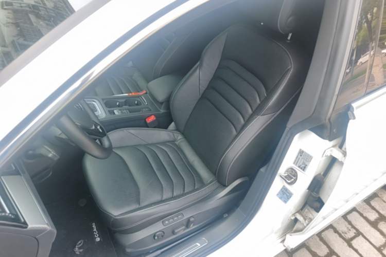 Used Volkswagen FAW-Volkswagen CC 2020 330TSI Glamour Edition China VI Standard Left Front Seat