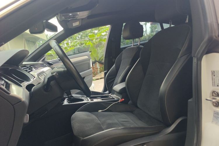 Used Volkswagen FAW-Volkswagen CC 2020 330TSI Huayan Edition China VI Standard Left Front Seat