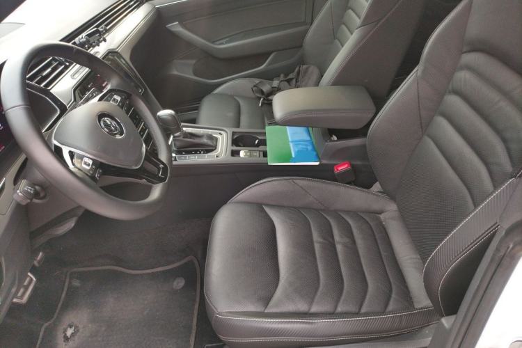Used Volkswagen FAW-Volkswagen CC 2020 330TSI Glamour Edition China VI Standard Left Front Seat