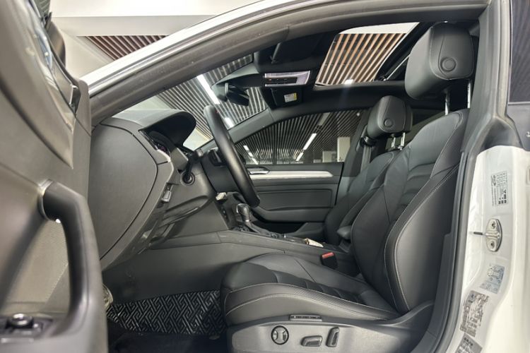 Used Volkswagen FAW-Volkswagen CC 2020 330TSI Glamour Edition China VI Standard Left Front Seat