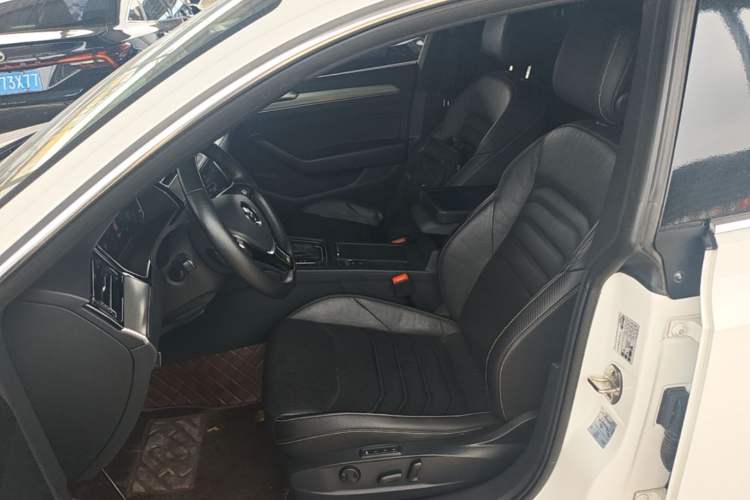 Used Volkswagen FAW-Volkswagen CC 2020 330TSI Glamour Edition China VI Standard Left Front Seat