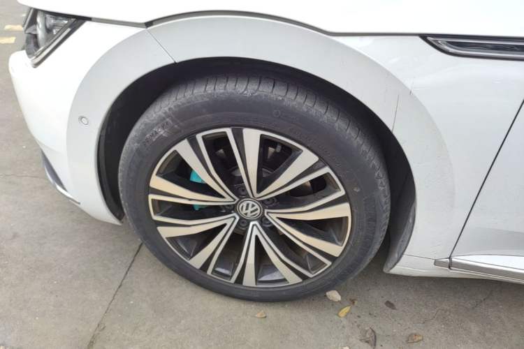 Used Volkswagen FAW-Volkswagen CC 2020 330TSI Glamour Edition China VI Standard Left Front Wheel Hub