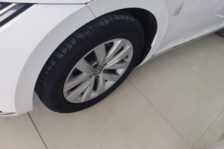 Used Volkswagen FAW-Volkswagen CC 2020 330TSI Huayan Edition China VI Standard Left Front Wheel Hub