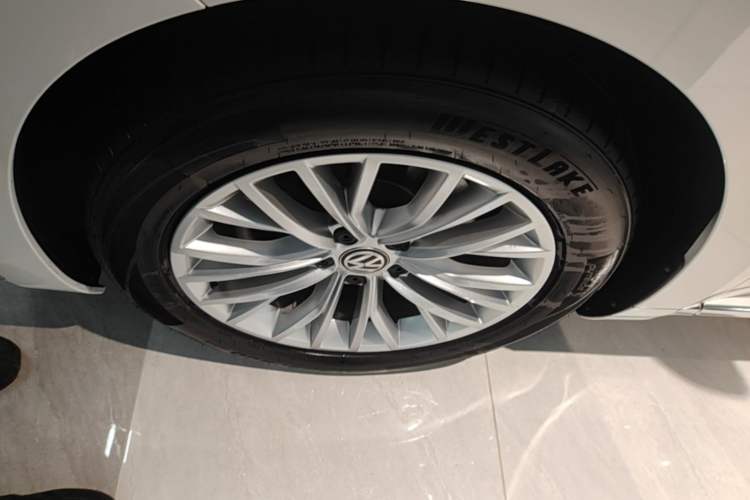 Used Volkswagen FAW-Volkswagen CC 2020 330TSI Glamour Edition China VI Standard Left Front Wheel Hub