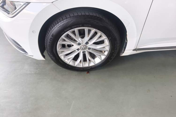 Used Volkswagen FAW-Volkswagen CC 2020 330TSI Glamour Edition China VI Standard Left Front Wheel Hub