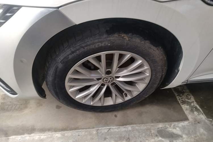 Used Volkswagen FAW-Volkswagen CC 2020 330TSI Glamour Edition China VI Standard Left Front Wheel Hub