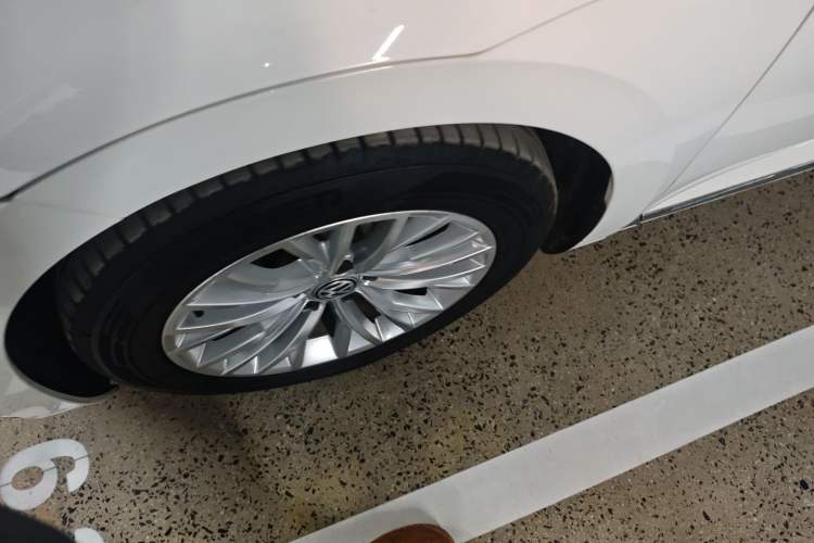 Used Volkswagen FAW-Volkswagen CC 2020 330TSI Glamour Edition China VI Standard Left Front Wheel Hub