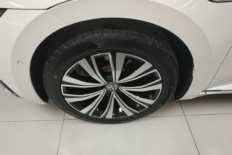 Used Volkswagen FAW-Volkswagen CC 2020 330TSI Glamour Edition China VI Standard Left Front Wheel Hub