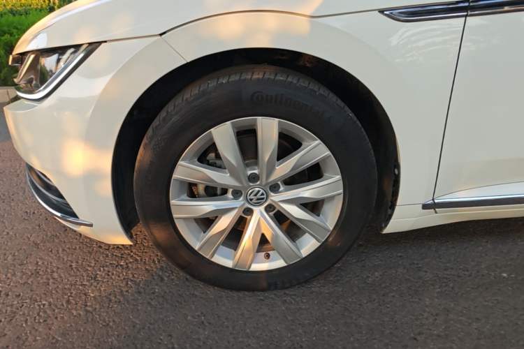 Used Volkswagen FAW-Volkswagen CC 2020 330TSI Huayan Edition China VI Standard Left Front Wheel Hub
