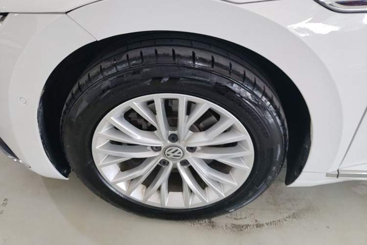 Used Volkswagen FAW-Volkswagen CC 2020 330TSI Glamour Edition China VI Standard Left Front Wheel Hub