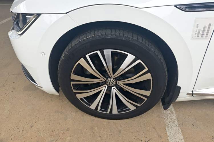 Used Volkswagen FAW-Volkswagen CC 2020 330TSI Glamour Edition China VI Standard Left Front Wheel Hub