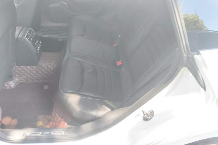 Used Volkswagen FAW-Volkswagen CC 2020 330TSI Glamour Edition China VI Standard Left Rear Seat