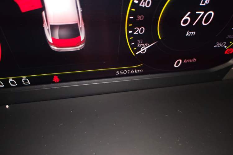 Used Volkswagen FAW-Volkswagen CC 2020 330TSI Glamour Edition China VI Standard Odometer Close Up