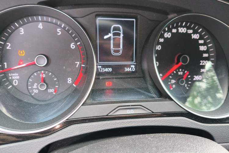 Used Volkswagen FAW-Volkswagen CC 2020 330TSI Huayan Edition China VI Standard Odometer Close Up