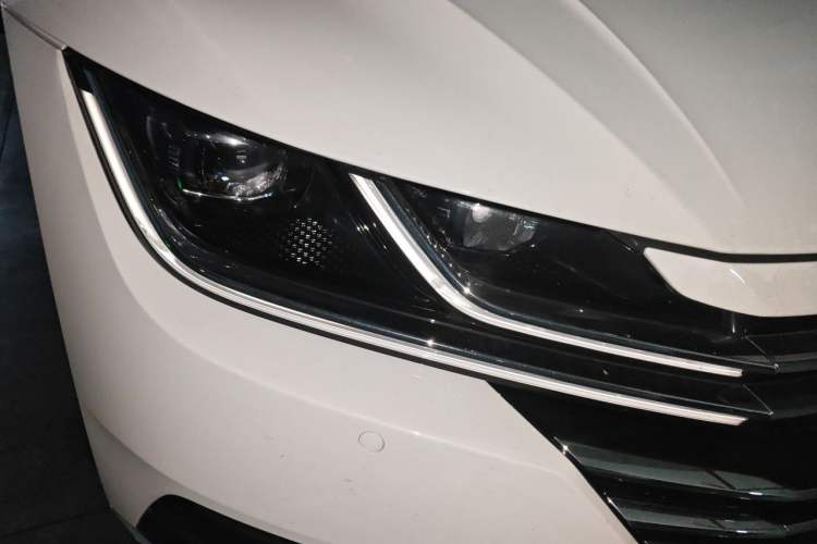 Used Volkswagen FAW-Volkswagen CC 2020 330TSI Huayan Edition China VI Standard Right Front Headlight