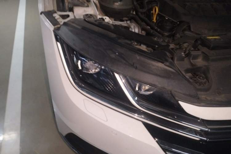 Used Volkswagen FAW-Volkswagen CC 2020 330TSI Glamour Edition China VI Standard Right Front Headlight