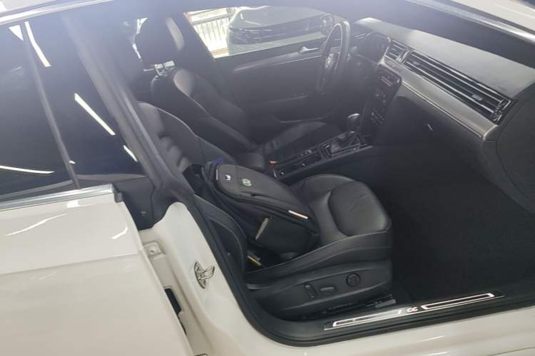 Used Volkswagen FAW-Volkswagen CC 2020 330TSI Glamour Edition China VI Standard Right Front Seat