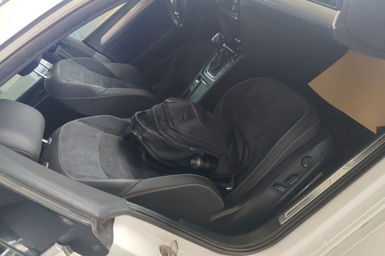 Used Volkswagen FAW-Volkswagen CC 2020 330TSI Huayan Edition China VI Standard Right Front Seat