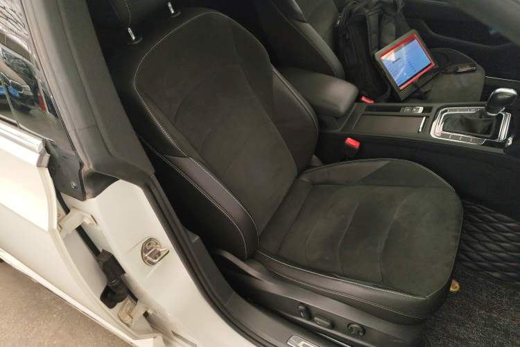 Used Volkswagen FAW-Volkswagen CC 2020 330TSI Huayan Edition China VI Standard Right Front Seat