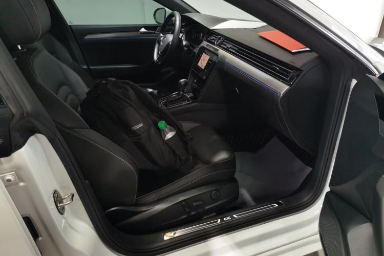 Used Volkswagen FAW-Volkswagen CC 2020 330TSI Glamour Edition China VI Standard Right Front Seat