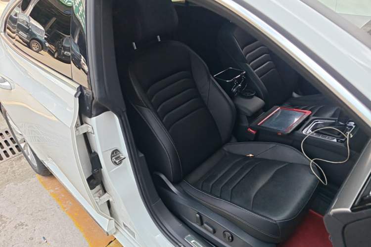 Used Volkswagen FAW-Volkswagen CC 2020 330TSI Glamour Edition China VI Standard Right Front Seat