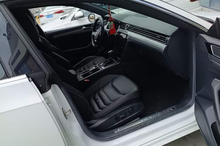 Used Volkswagen FAW-Volkswagen CC 2020 330TSI Glamour Edition China VI Standard Right Front Seat