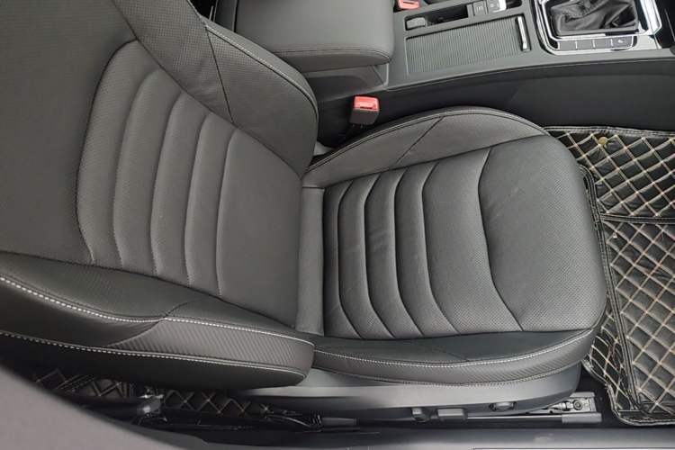 Used Volkswagen FAW-Volkswagen CC 2020 330TSI Glamour Edition China VI Standard Right Front Seat
