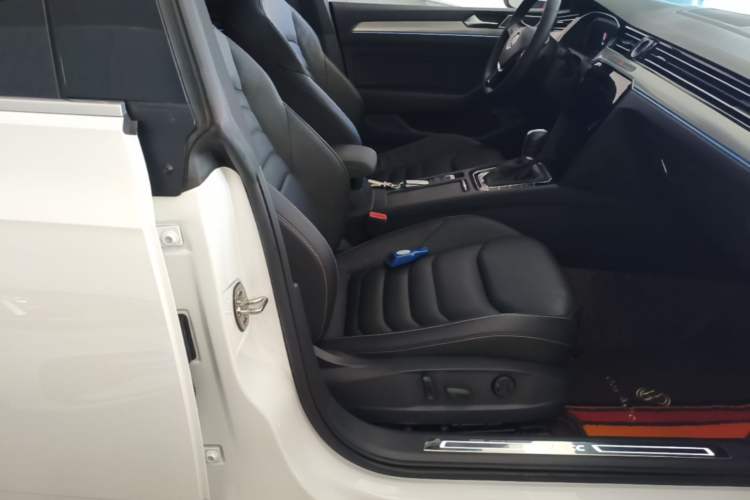 Used Volkswagen FAW-Volkswagen CC 2020 330TSI Glamour Edition China VI Standard Right Front Seat