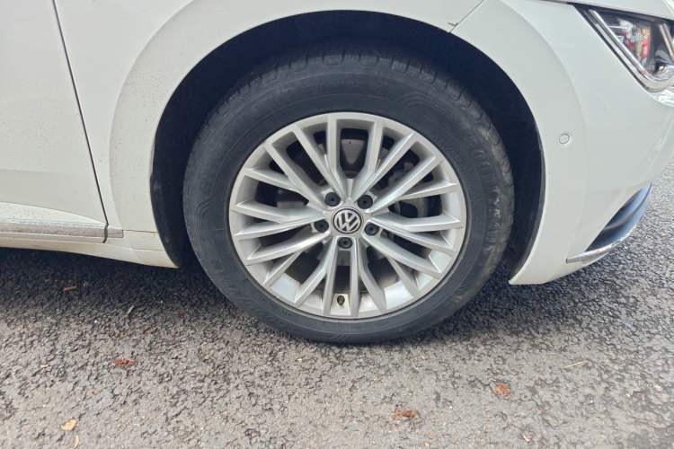 Used Volkswagen FAW-Volkswagen CC 2020 330TSI Glamour Edition China VI Standard Right Front Wheel Hub