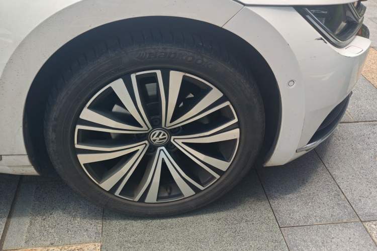 Used Volkswagen FAW-Volkswagen CC 2020 330TSI Glamour Edition China VI Standard Right Front Wheel Hub