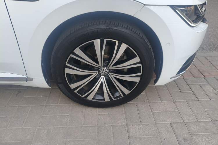 Used Volkswagen FAW-Volkswagen CC 2020 330TSI Glamour Edition China VI Standard Right Front Wheel Hub