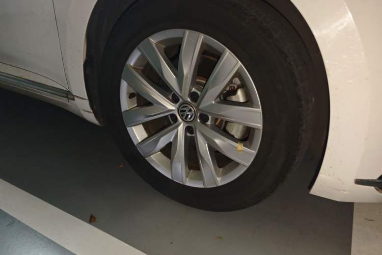 Used Volkswagen FAW-Volkswagen CC 2020 330TSI Huayan Edition China VI Standard Right Front Wheel Hub