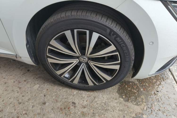 Used Volkswagen FAW-Volkswagen CC 2020 330TSI Glamour Edition China VI Standard Right Front Wheel Hub