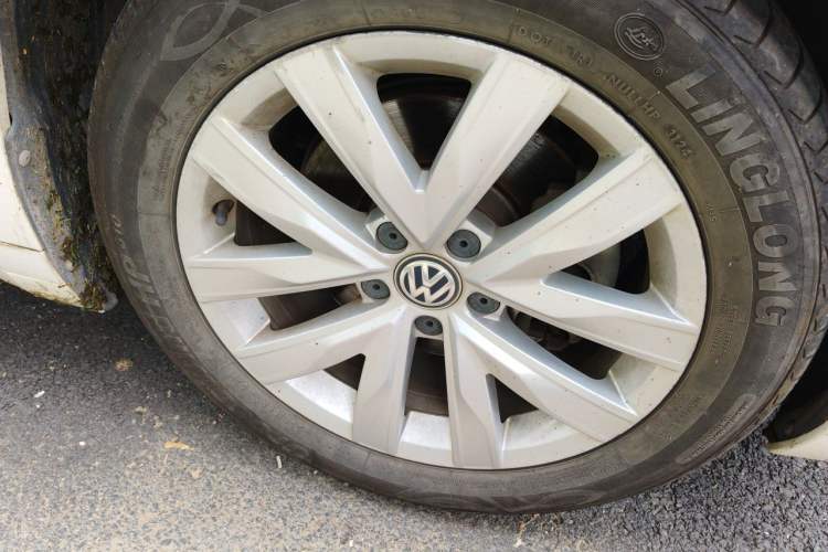 Used Volkswagen FAW-Volkswagen CC 2020 330TSI Huayan Edition China VI Standard Right Front Wheel Hub