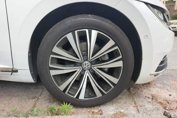 Used Volkswagen FAW-Volkswagen CC 2020 330TSI Glamour Edition China VI Standard Right Front Wheel Hub