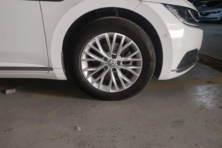 Used Volkswagen FAW-Volkswagen CC 2020 330TSI Glamour Edition China VI Standard Right Front Wheel Hub