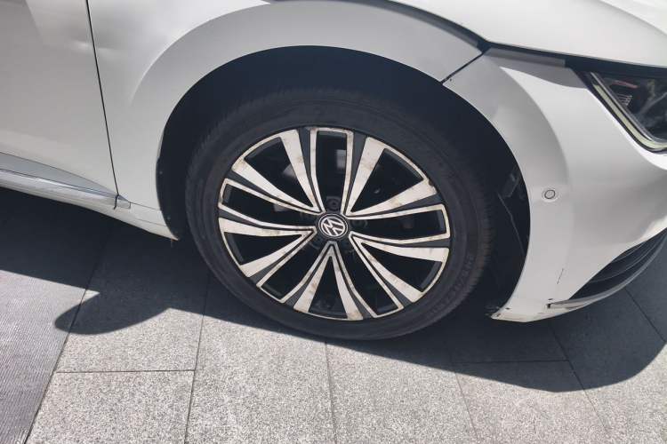 Used Volkswagen FAW-Volkswagen CC 2020 330TSI Glamour Edition China VI Standard Right Front Wheel Hub