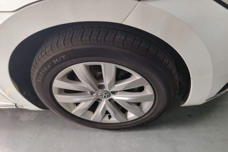 Used Volkswagen FAW-Volkswagen CC 2020 330TSI Huayan Edition China VI Standard Right Front Wheel Hub