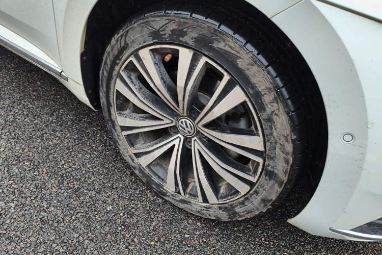 Used Volkswagen FAW-Volkswagen CC 2020 330TSI Glamour Edition China VI Standard Right Front Wheel Hub