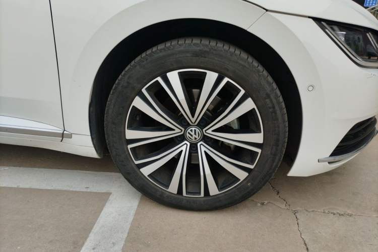 Used Volkswagen FAW-Volkswagen CC 2020 330TSI Glamour Edition China VI Standard Right Front Wheel Hub