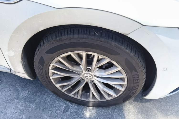 Used Volkswagen FAW-Volkswagen CC 2020 330TSI Glamour Edition China VI Standard Right Front Wheel Hub