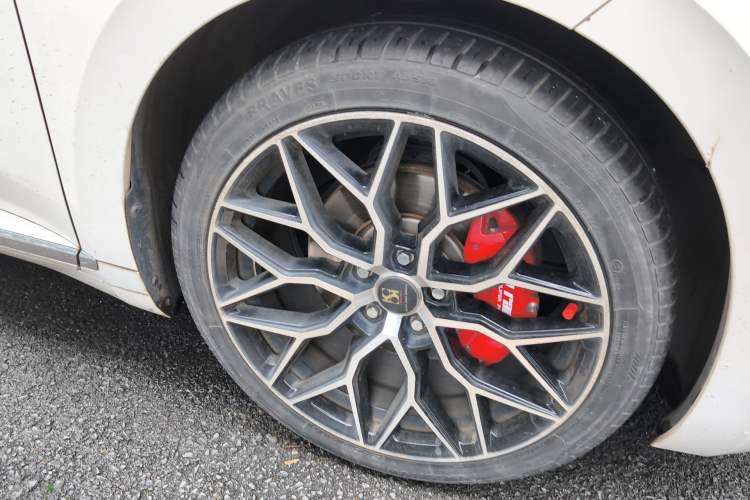 Used Volkswagen FAW-Volkswagen CC 2020 330TSI Huayan Edition China VI Standard Right Front Wheel Hub