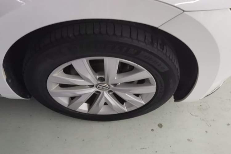 Used Volkswagen FAW-Volkswagen CC 2020 330TSI Huayan Edition China VI Standard Right Front Wheel Hub