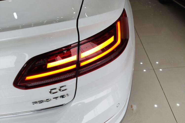 Used Volkswagen FAW-Volkswagen CC 2020 330TSI Glamour Edition China VI Standard Right Rear Taillight