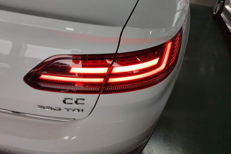 Used Volkswagen FAW-Volkswagen CC 2020 330TSI Glamour Edition China VI Standard Right Rear Taillight