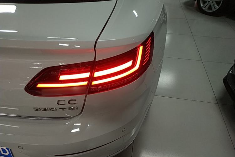 Used Volkswagen FAW-Volkswagen CC 2020 330TSI Glamour Edition China VI Standard Right Rear Taillight