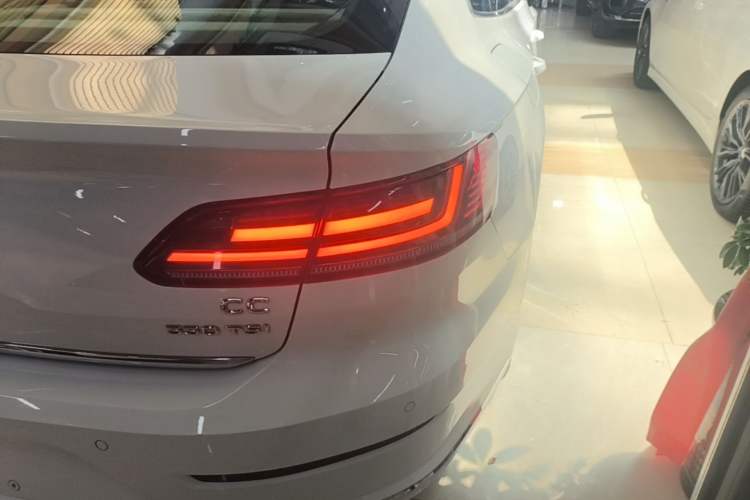 Used Volkswagen FAW-Volkswagen CC 2020 330TSI Huayan Edition China VI Standard Right Rear Taillight