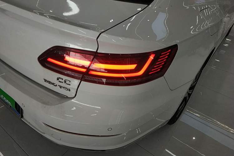 Used Volkswagen FAW-Volkswagen CC 2020 330TSI Glamour Edition China VI Standard Right Rear Taillight